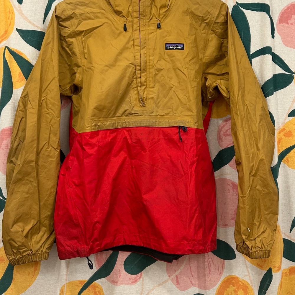 Patagonia Red and Tan Pullover - Picture 1 of 2